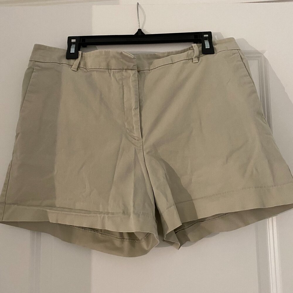 Ann Taylor Tailored Shorts Sz. 14